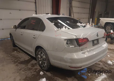 2017 Volkswagen Jetta 1.4T Se z USA, uszkodzony, nr VIN 3VWDB7AJXHM247107